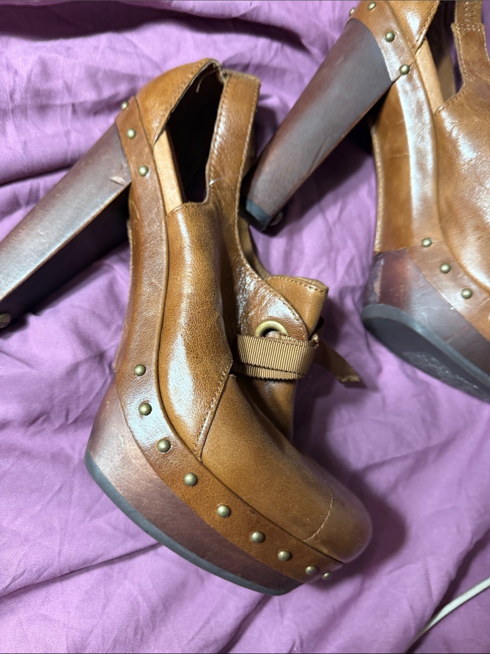 UGG Brown Leather Ribbon-Accent Platform Clog Heels - Picture 2 of 7